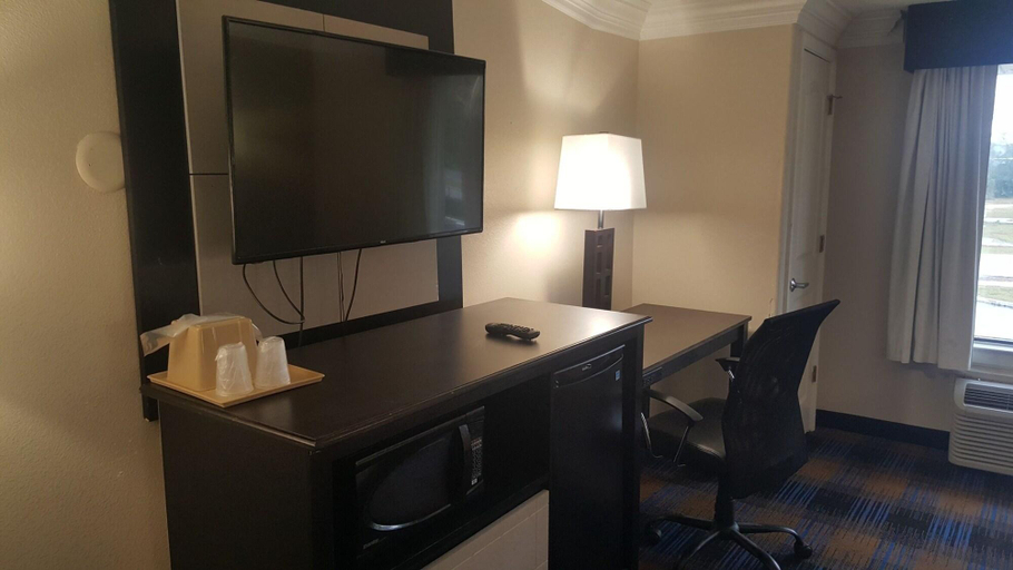 Bedroom 2, Regency Inn & Suites, Escambia