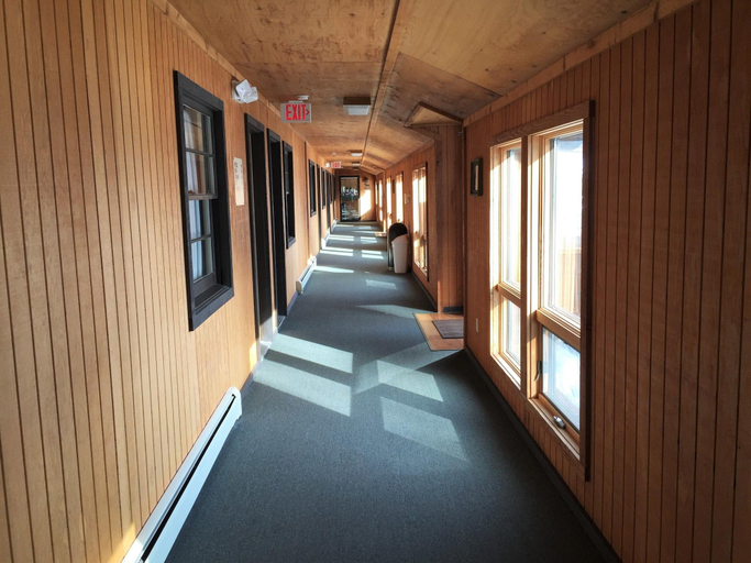 Public Area 2, Cedar Motor Inn, Marquette