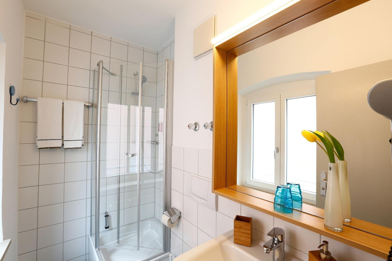 Bathroom 5, Hotel Am Peterstor, Regensburg
