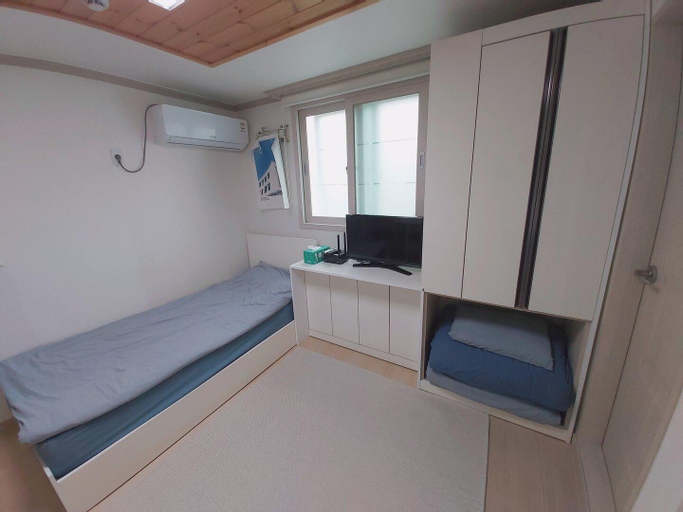 clean accommodation for travelers : 혼여족을 위한 깨끗한 숙소, Geumjeong
