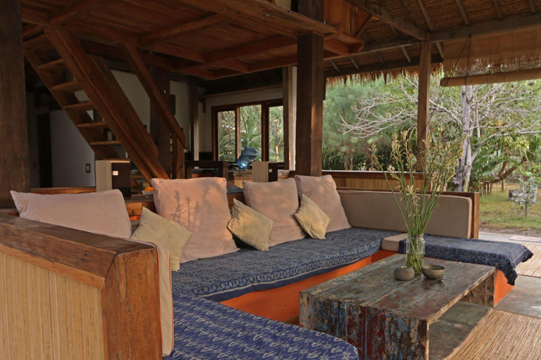 Public Area, maoMeno, Lombok