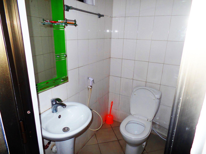 Bathroom, Conway Hotel, Kinondoni