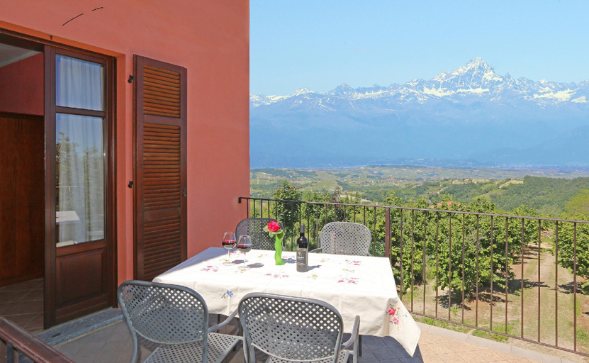Others 3, Apartment in the Langhe unesco 2014 World Heritage Site, Cuneo