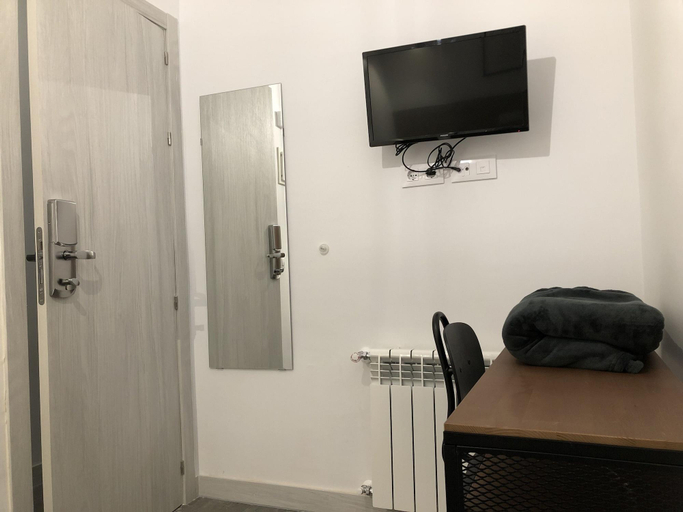 Bathroom 4, Hostal Rias Bajas, Madrid