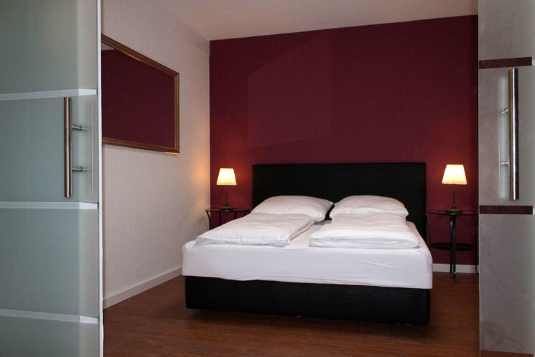 Bedroom 4, Hotel SleepInn Volkspark, Hamburg