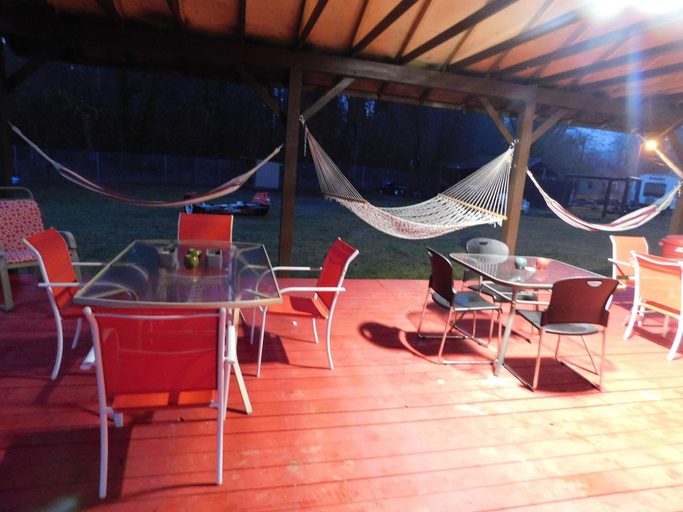 Others 5, Packwood Inn, Lewis