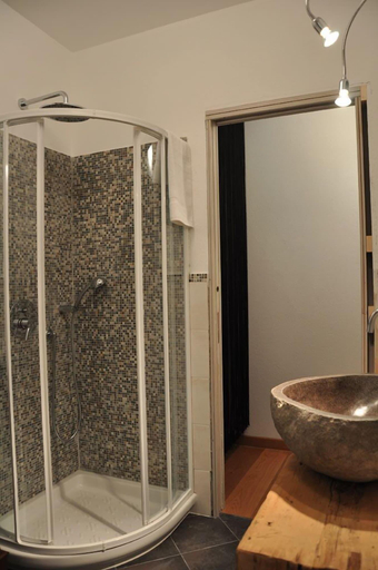 Bathroom 5, Room and Breakfast Casa Balin, Genova