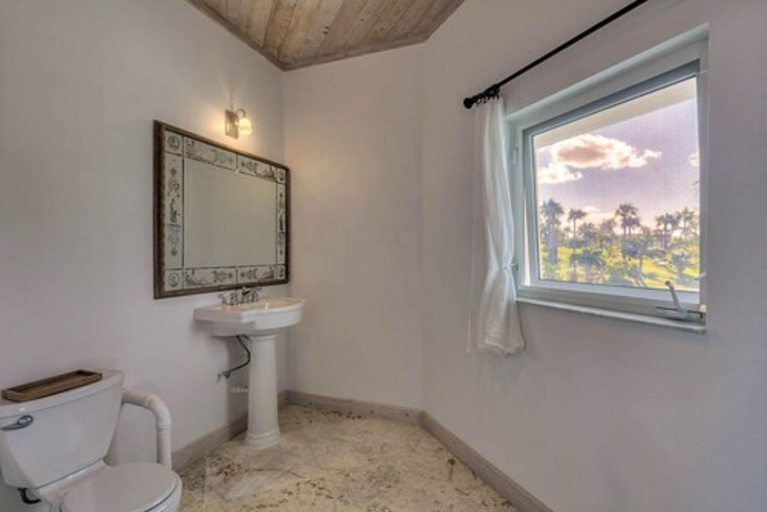 Bathroom 4, La Bougainvillea Hotel and Villas