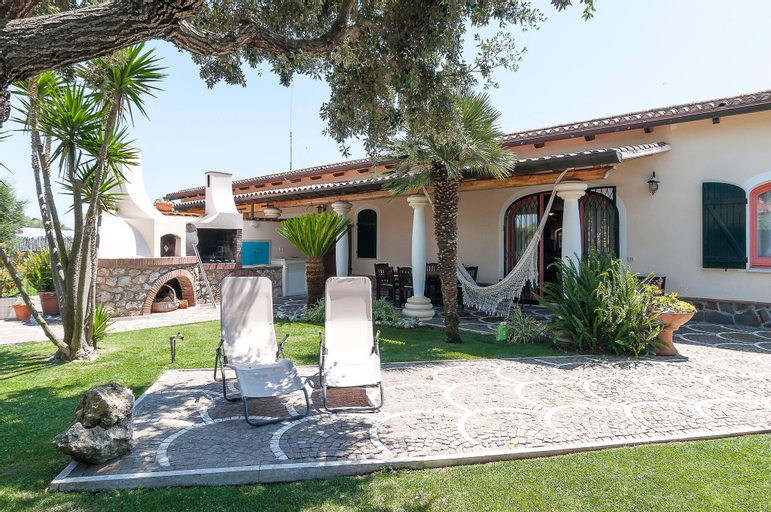 Villa La Cesa For 6-10 Persons, Latina