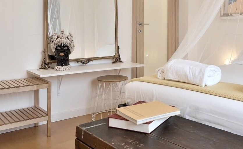 Bedroom 3, Lo spazio di Mima, Syracuse