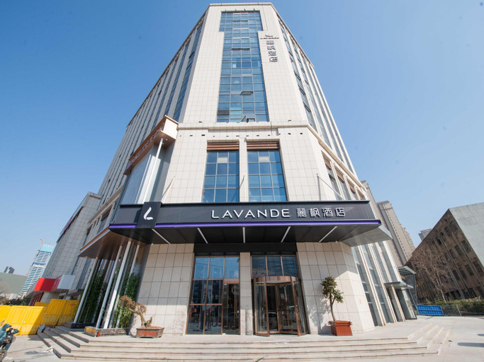 Exterior & Views 23