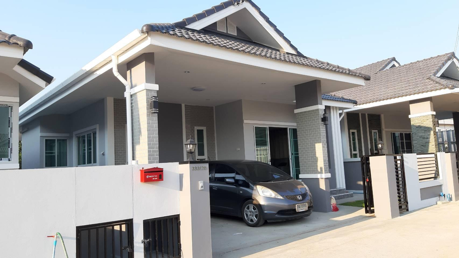 Gray Villa 3Bedrooms,6 Kms. from Chiangmai Airport, Hang Dong