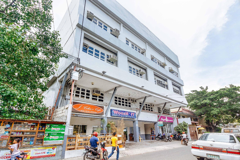 Exterior & Views 2, RedDoorz near Cebu Metropolitan Cathedral, Cebu City