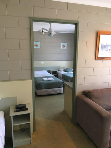 Bedroom 2, Sandbar Motel, E. Gippsland - Bairnsdale