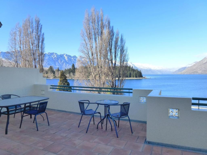 Food & Drinks, Lakefront Apartments, Queenstown-Lakes