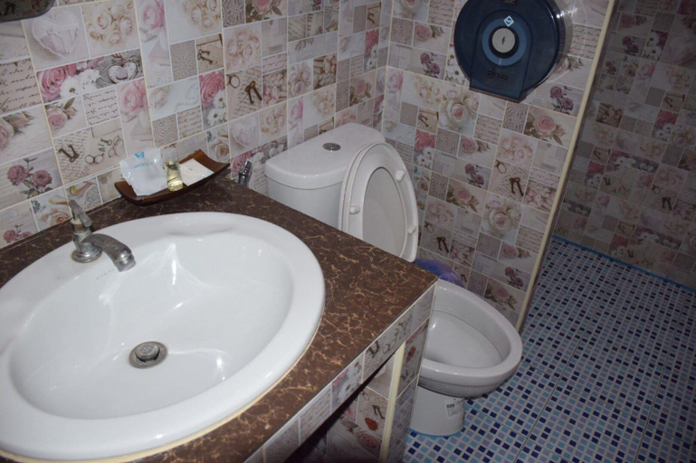Bathroom 4, Sohground Boutique Resort, Prakhon Chai