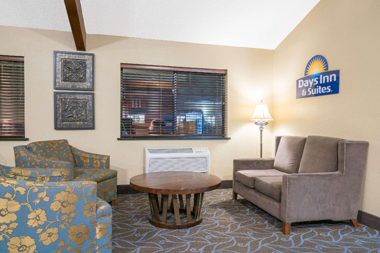 Public Area 2, Days Inn & Suites by Wyndham Baxter Brainerd Area, Crow Wing