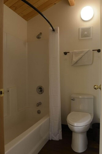 Bathroom 4, Denali Park Village, Denali