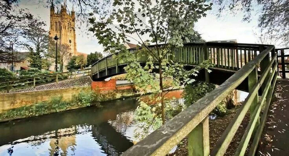 Others 5, River House 2BR 1 Bathroom & Downstairs Toilet Parking St Neots Town Centre, Cambridgeshire