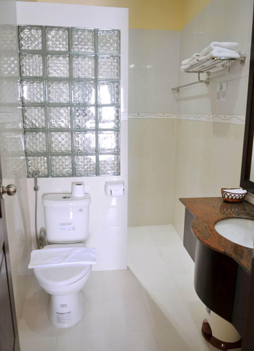 Bathroom, Murray Guesthouse, Chau Doc