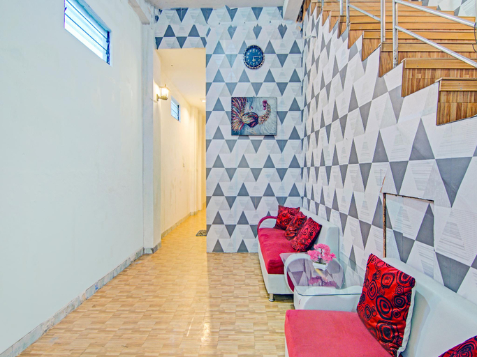 Public Area 2, OYO 90615 Jojo Homestay, Padang
