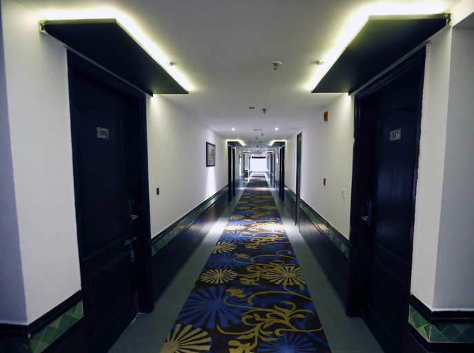 Public Area 2, The Grand Radiant, Lucknow
