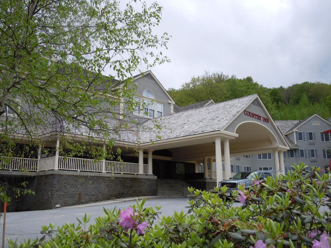 Exterior & Views