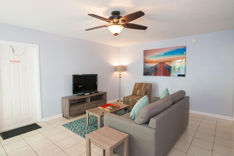 Public Area 3, Great Escape Inn, Broward