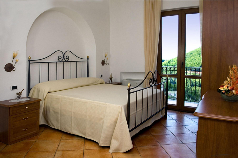 Bedroom, La Casa Di Farfalle E Gabbiani, Salerno