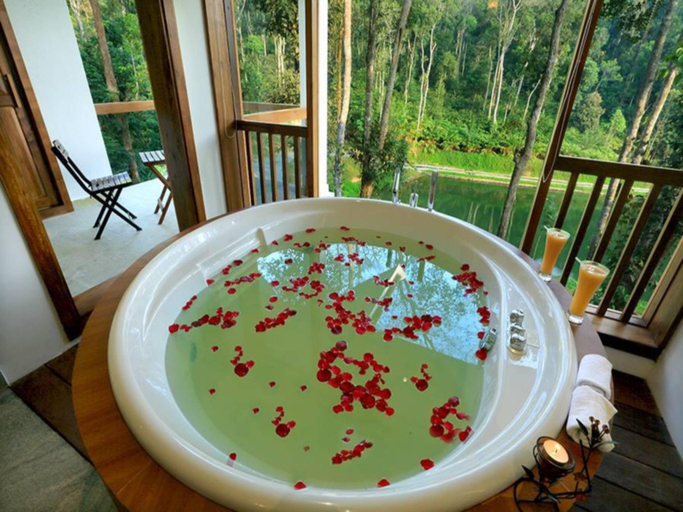 Bathroom, Amaana Plantations Resort, Idukki