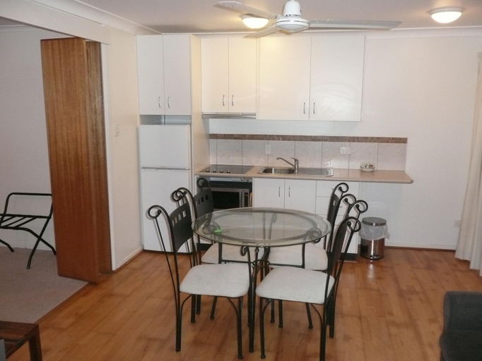 Others 4, Beachside Holiday Units, Bowen