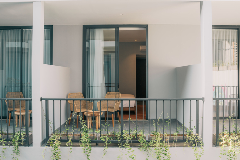 Exterior & Views 2