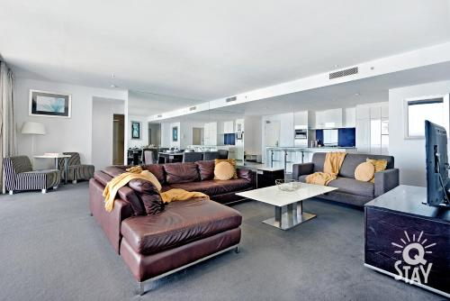 Cavill on Cavill 4 Bedroom Sub Penthouse - Stay and Save, Gold Coast