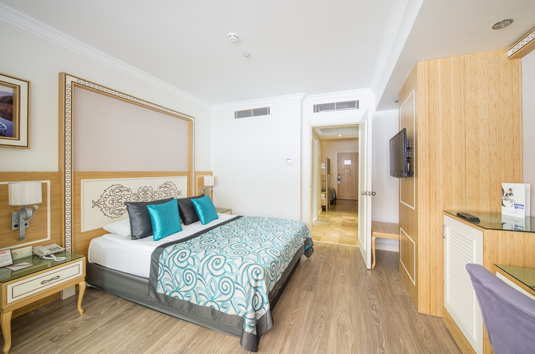 Bedroom 3, Crystal Waterworld Aqua Collection, Serik
