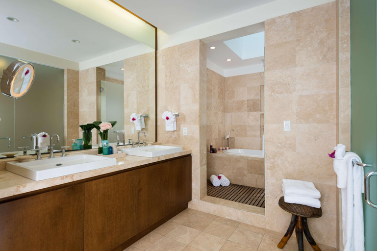 Bathroom 4, West Bay Club