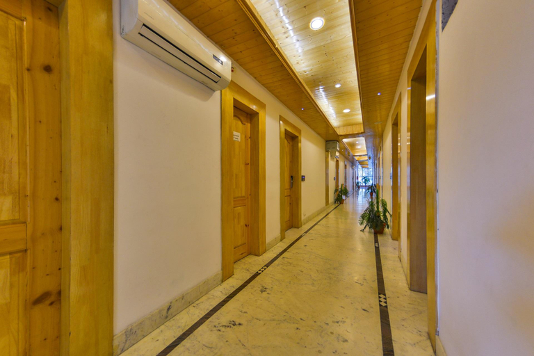 Public Area 3, Mannat Resort, Srinagar