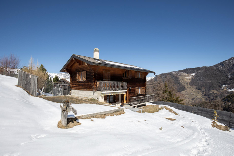 Others 3, Chalet La Caleche, Martigny