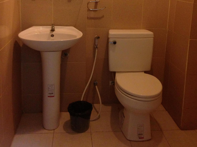 Bathroom 5, Chitra Villa, Pattaya