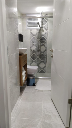 Bathroom, GreenPine Taksim, Beyoğlu