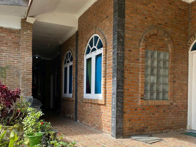 Exterior & Views 2, Friendjoss Homestay Laugumba RedPartner, Karo