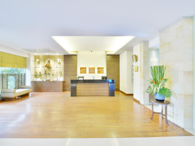 Public Area 2, St. James, Khlong Toey