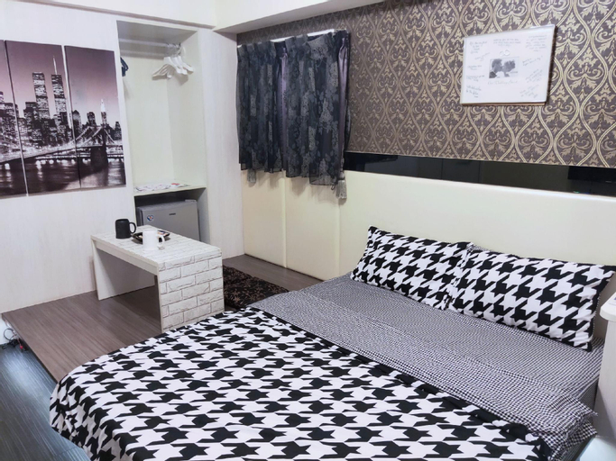 Self check-in/Disinfection daily/Independent suite/Red House downstairs/Central location/3 mins walk to Guohua Street/3 mins to Confucius Temple by car. 10 mins to Garden Night Market, Tainan