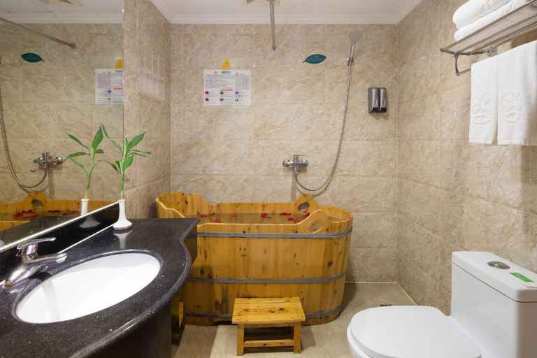 Bathroom, Xinyuan Hot Spring Hotel, Haikou