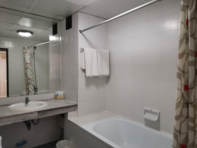 Bathroom 4, Palette Jomtien Longstay, Pattaya
