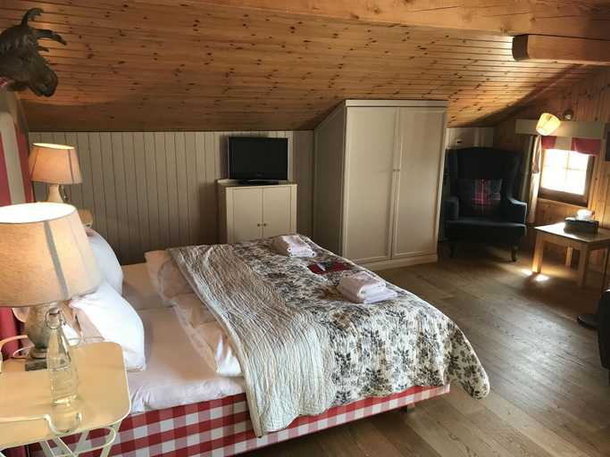 Bedroom 3, Hamilton Lodge & Spa, Brig