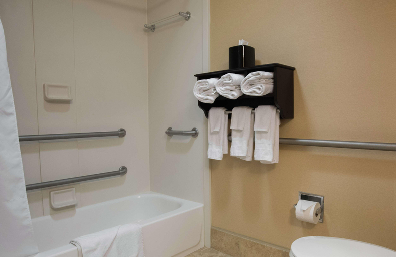Bathroom, Comfort Inn Saco, York