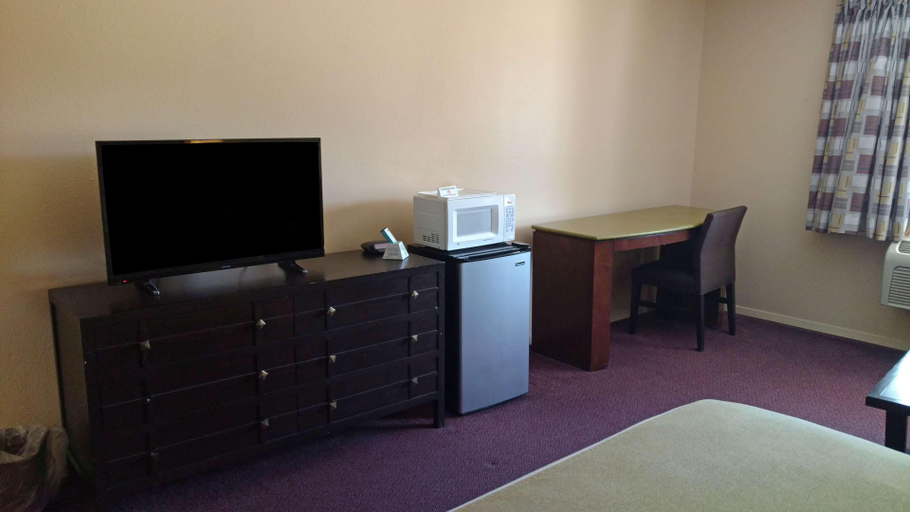 Bedroom 3, Americas Best Value Inn Webster City, Hamilton
