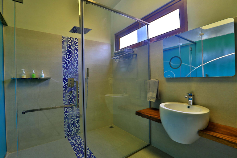 Bathroom 5, Thaproban Pavilion Resort & Spa, Habaraduwa