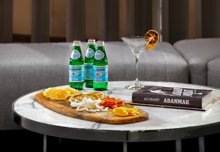 Food & Drinks 8