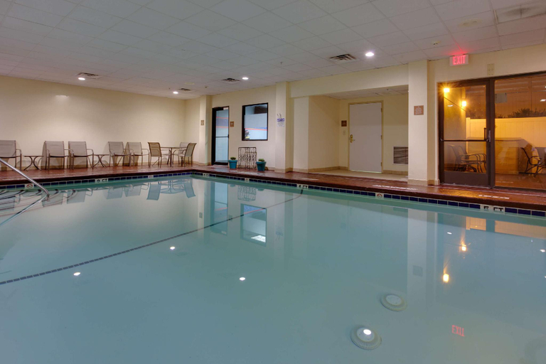 Sport & Beauty, Hampton Inn Bordentown, Burlington